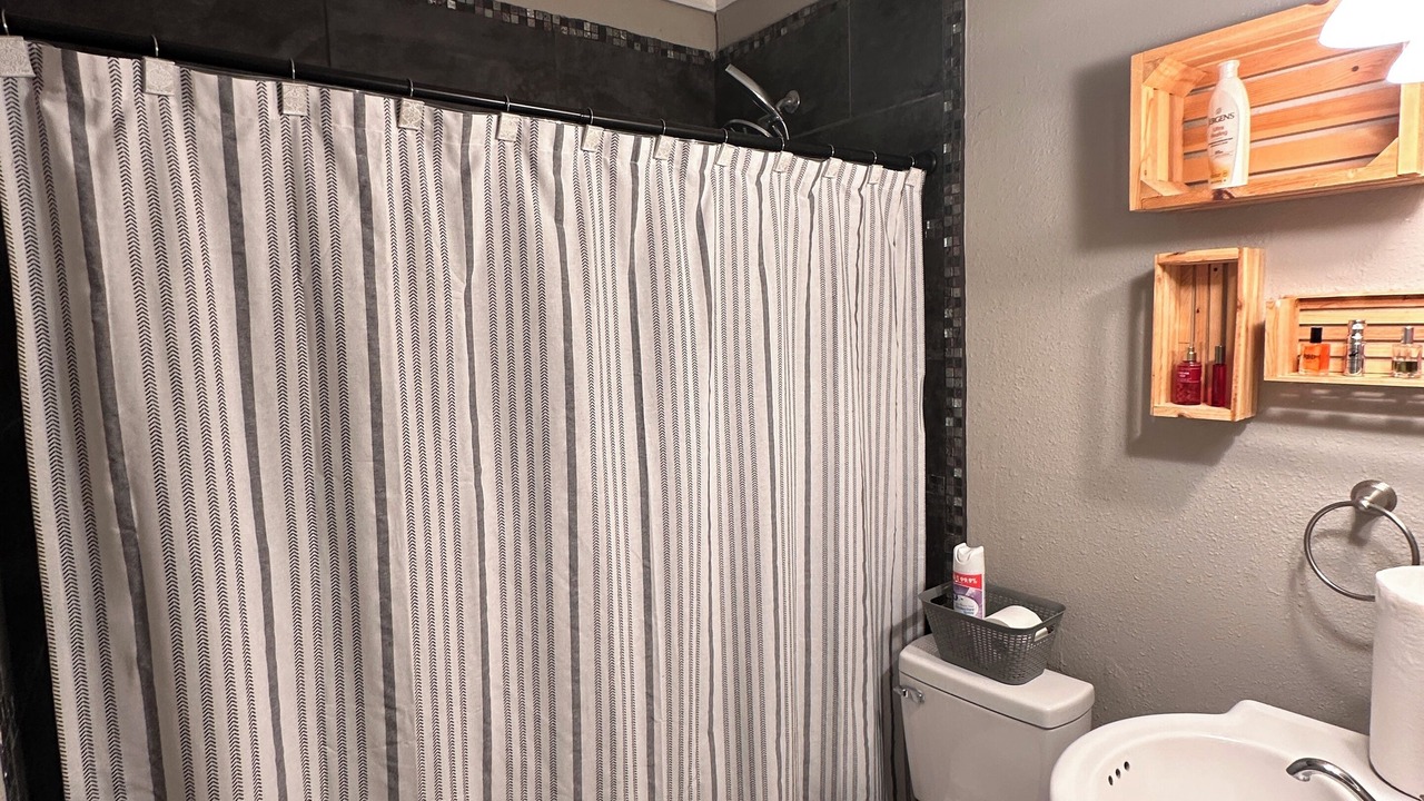 Photo of Bathroom in Mahncke Park