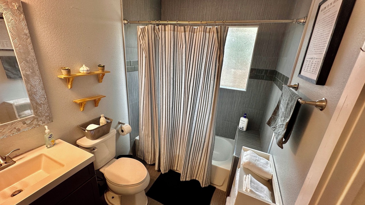 Photo of Bathroom in Mahncke Park
