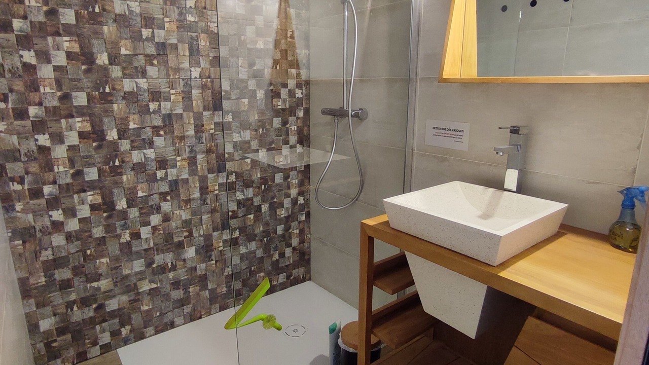 Photo of Bathroom in Egat