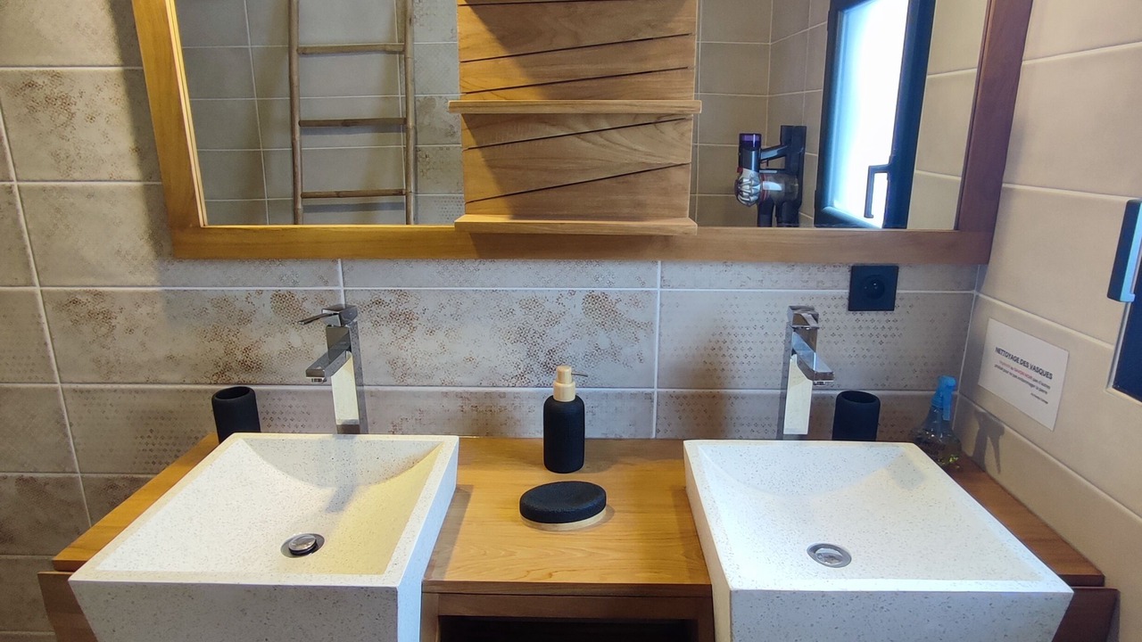 Photo of Bathroom in Egat