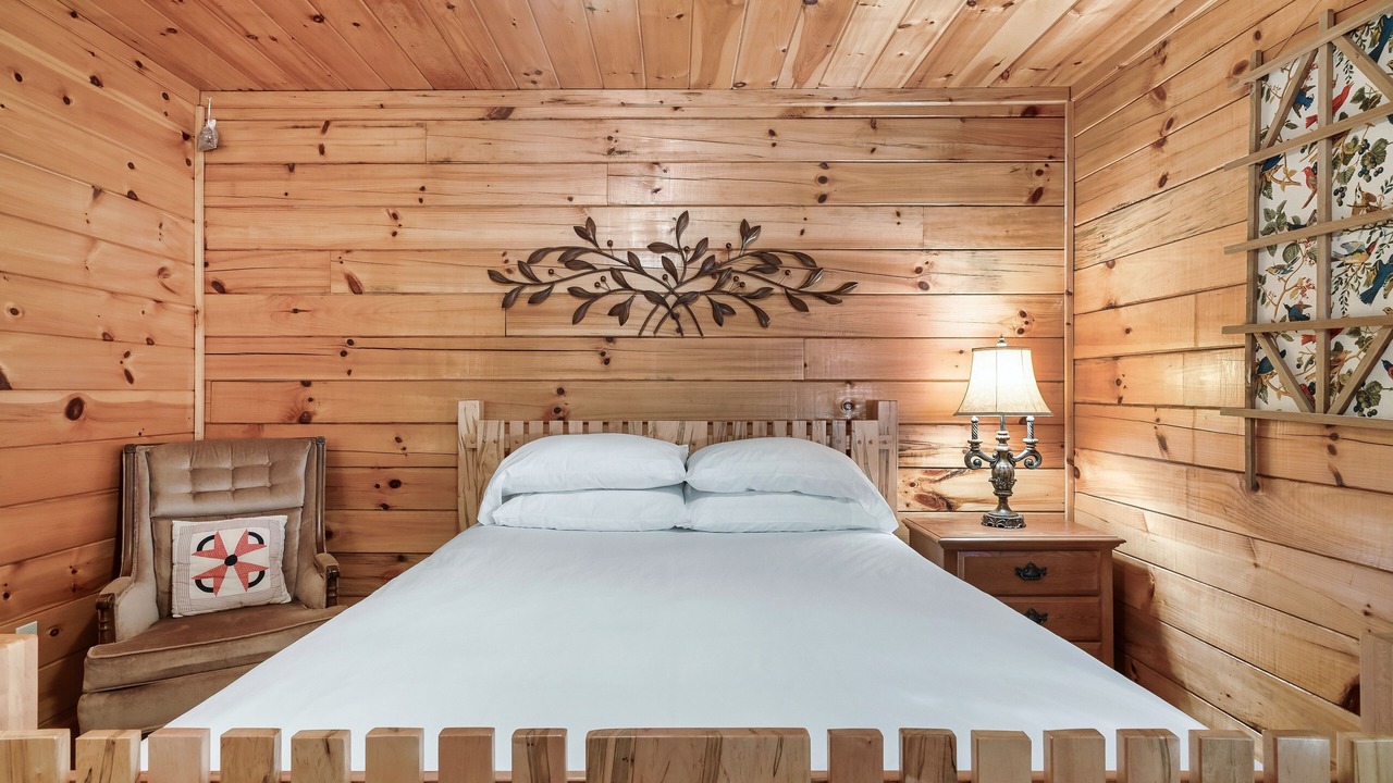 Photo of Bedroom in Tellico Plains