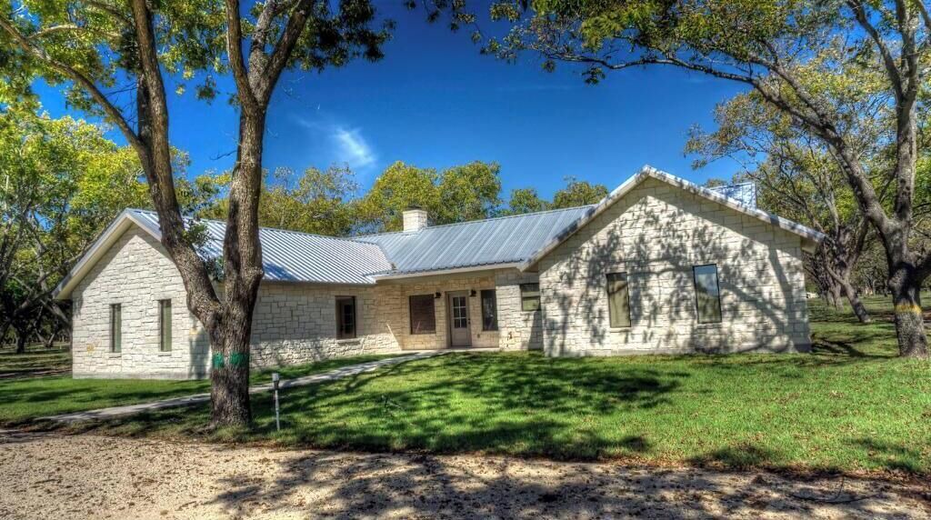 Photo of Outdoor in Leakey