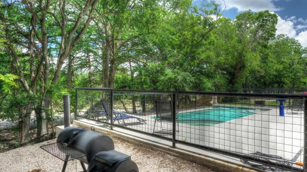 Photo of Patio Balcony in Leakey
