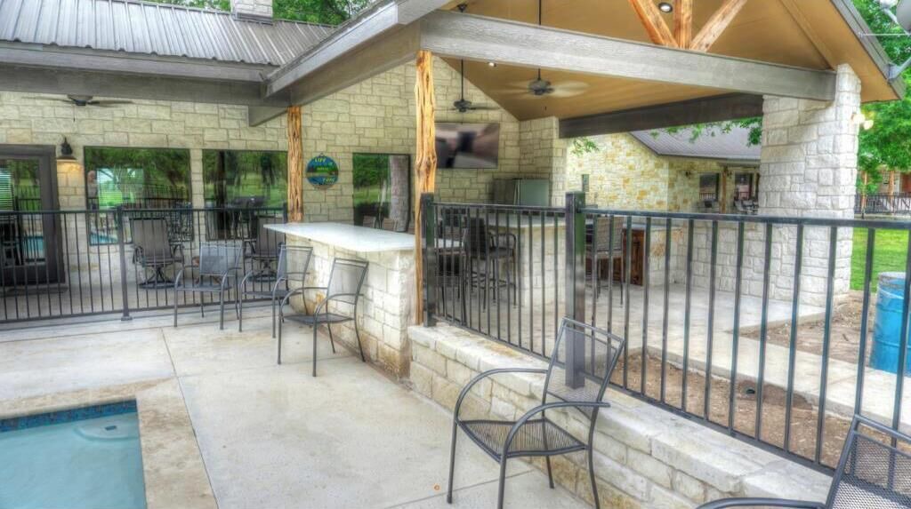 Photo of Patio Balcony in Leakey