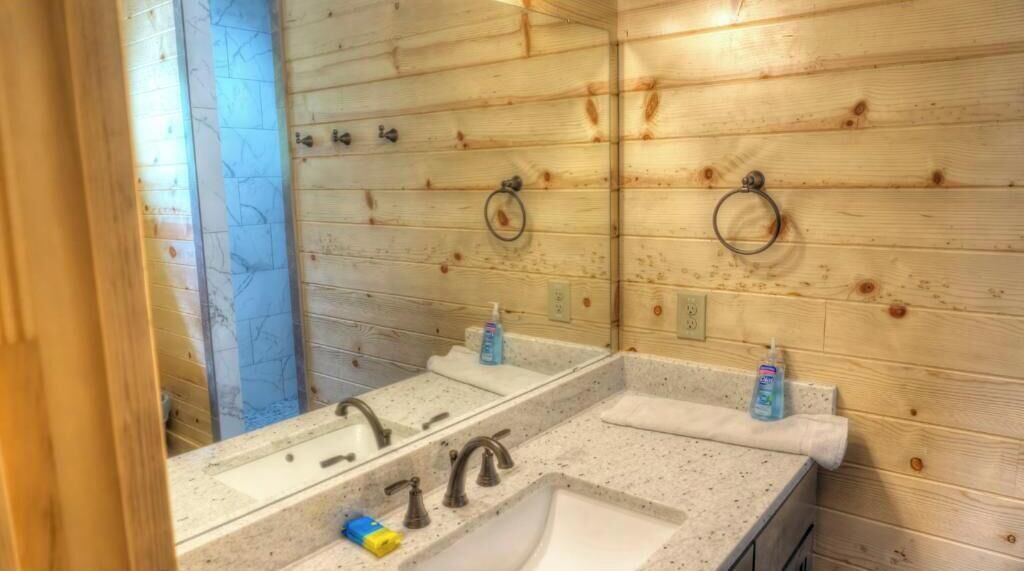 Photo of Bathroom in Leakey