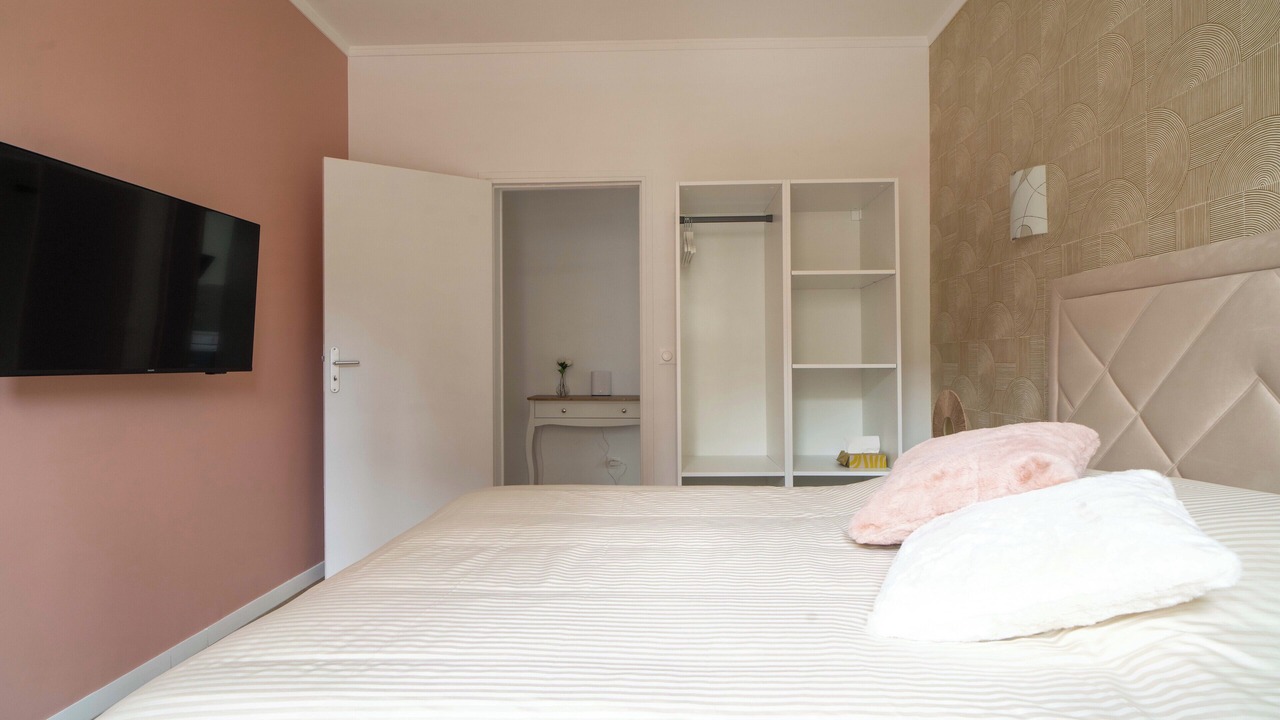 Photo of Bedroom in Le Bourget