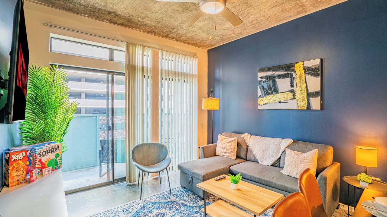 Photo of Livingroom in Evans Churchill