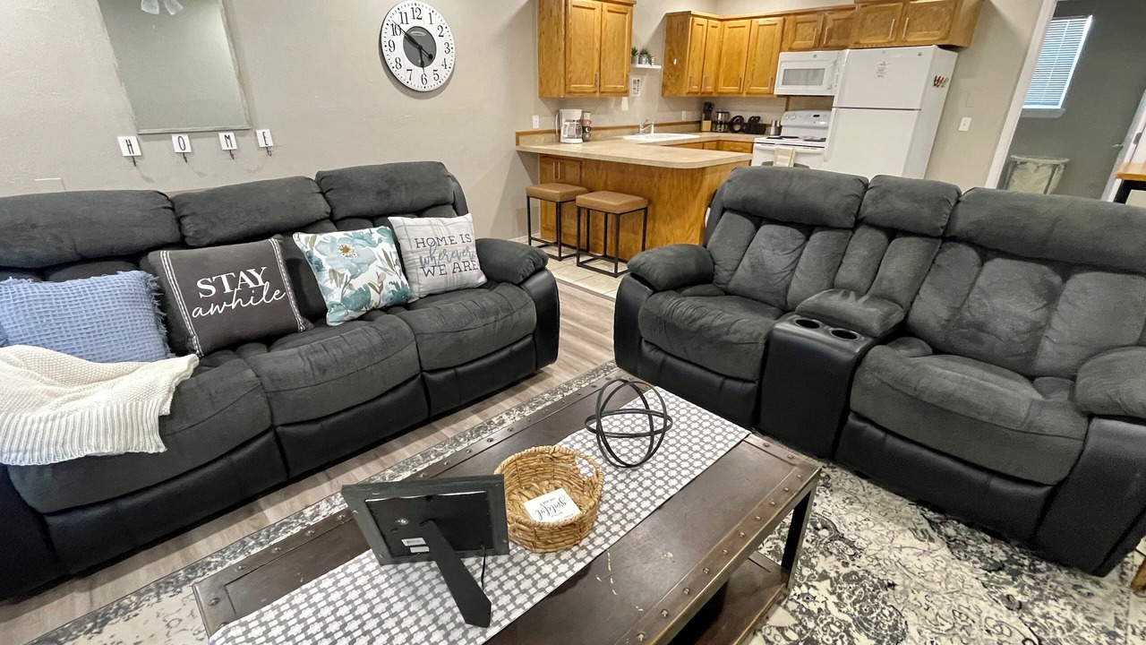 Photo of Livingroom in Ada