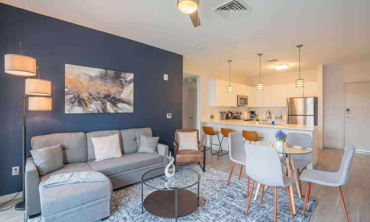 Photo of Livingroom in Evans Churchill