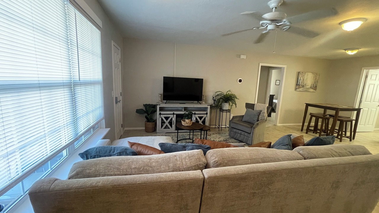 Photo of Livingroom in Ada