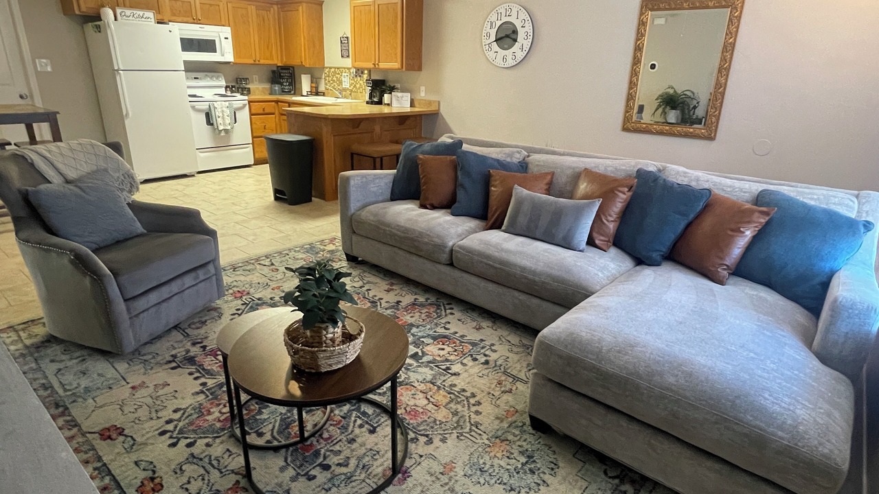 Photo of Livingroom in Ada