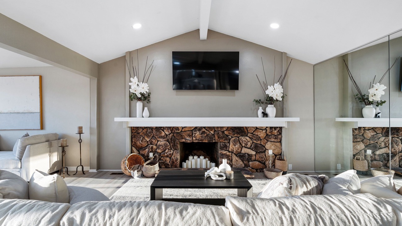 Photo of Livingroom in Olympus Cove