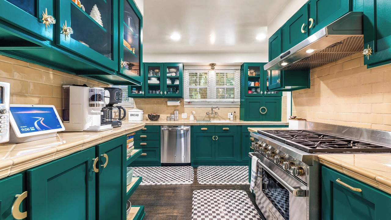 Photo of Kitchen in Greater Wilshire - Hancock Park