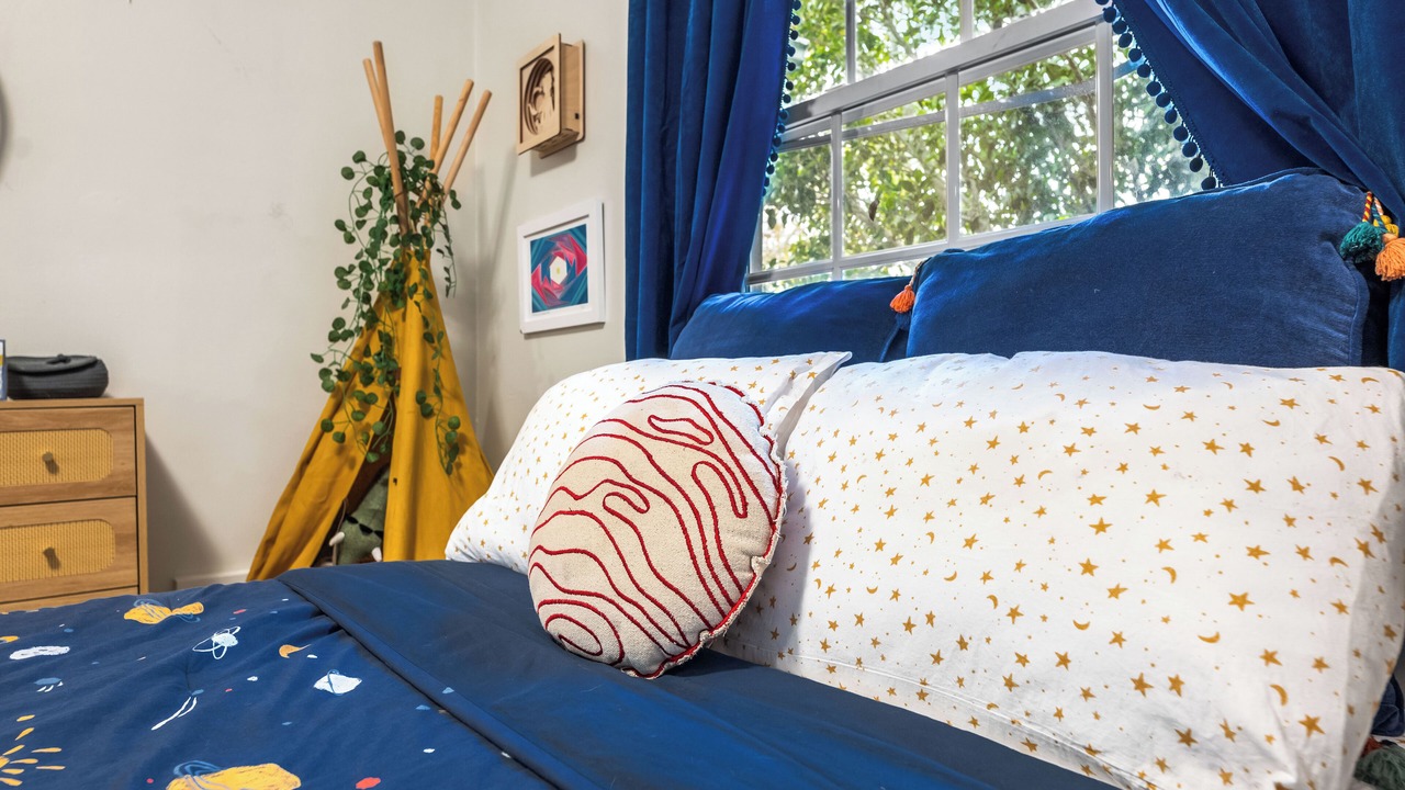 Photo of Bedroom in Greater Wilshire - Hancock Park