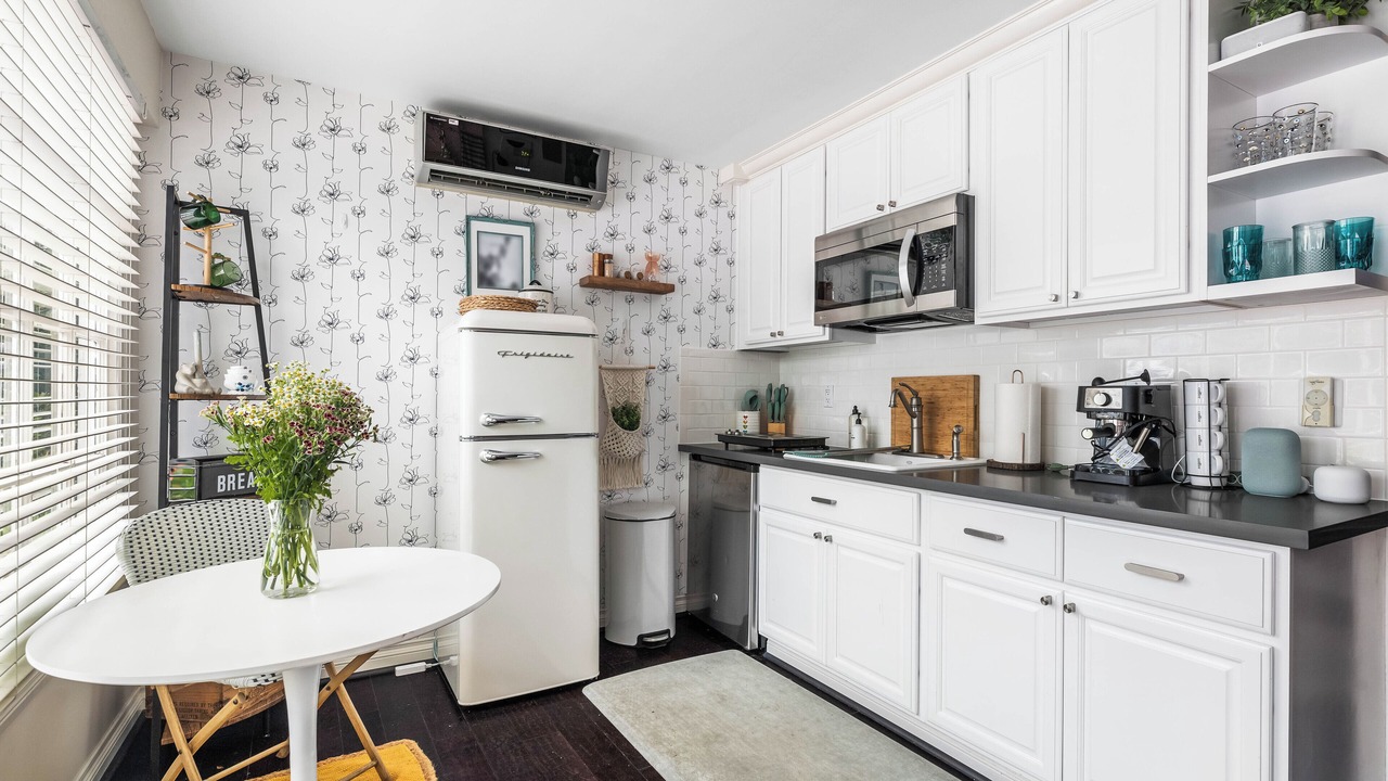 Photo of Kitchen in Greater Wilshire - Hancock Park