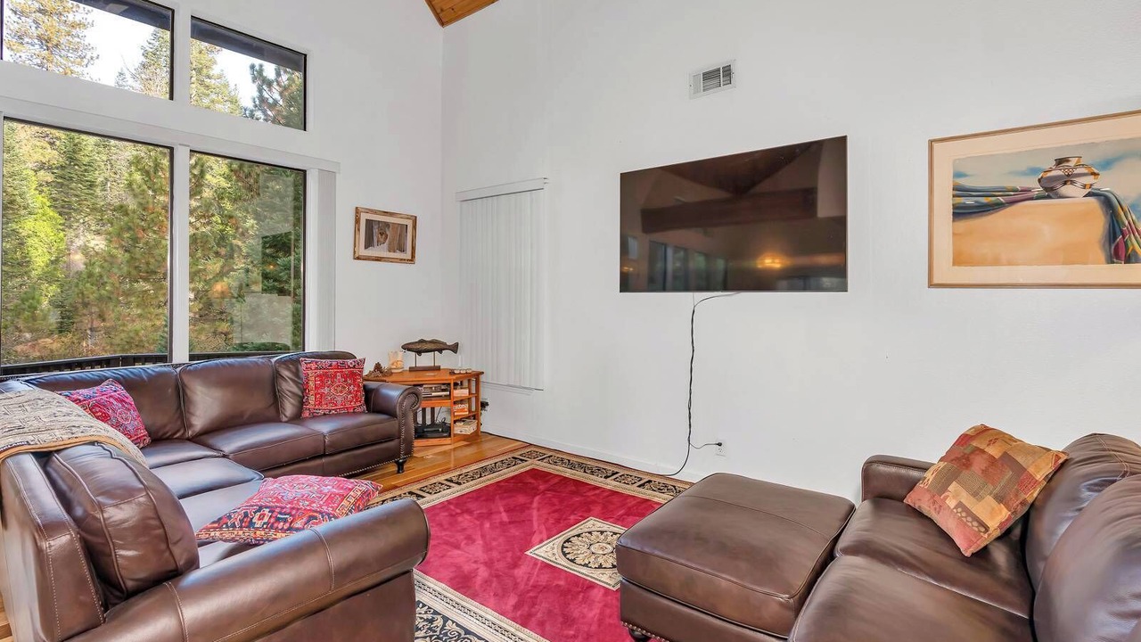Photo of Livingroom in Fish Camp