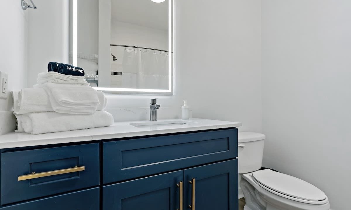 Photo of Bathroom in Cherry