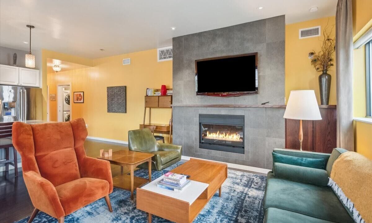 Photo of Livingroom in Belmont