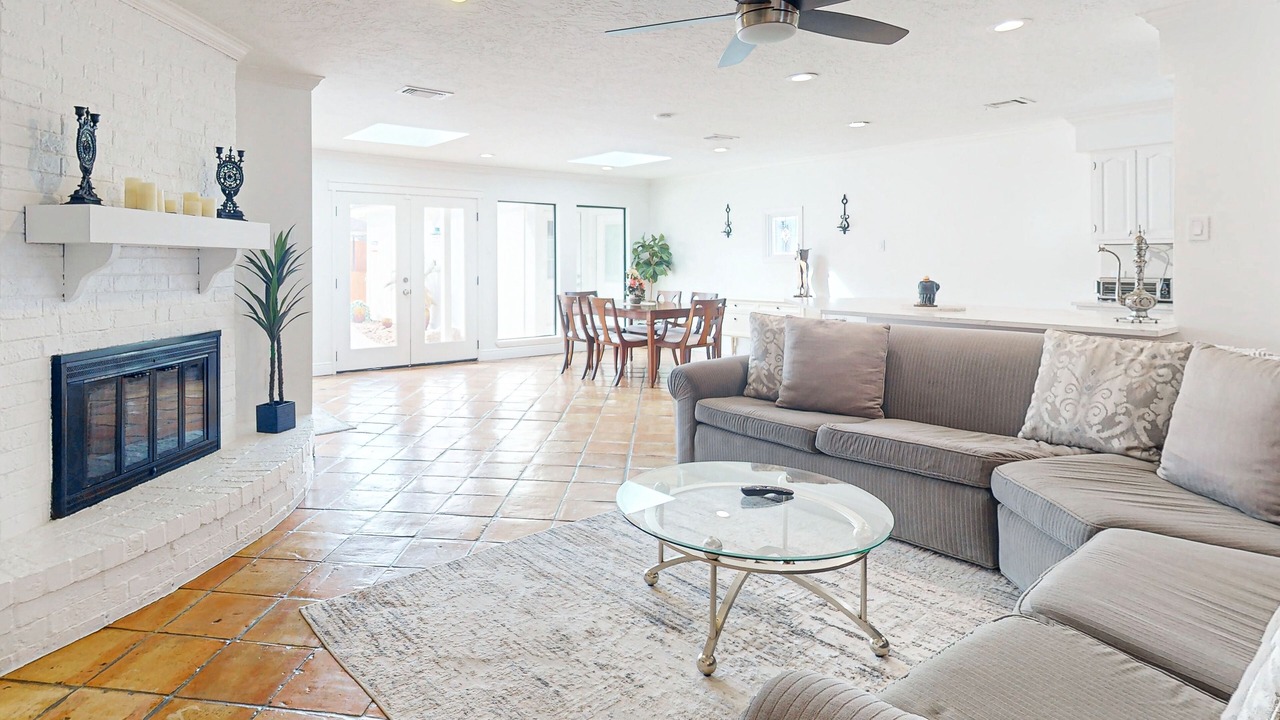 Photo of Livingroom in Chinatown