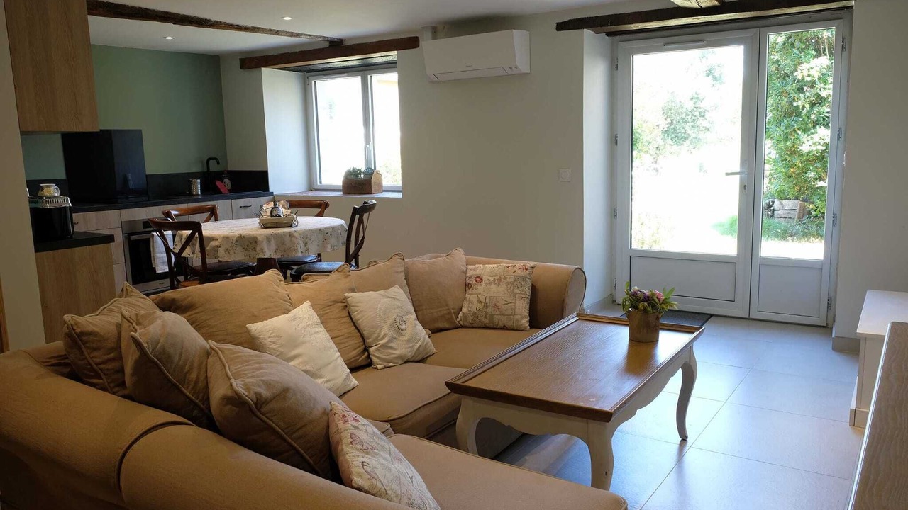 Photo of Livingroom in Rigny-Usse