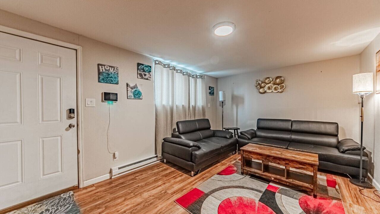 Photo of Livingroom in Northside