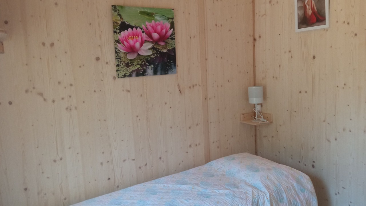 Photo of Bedroom in Saint-Martin-des-Champs