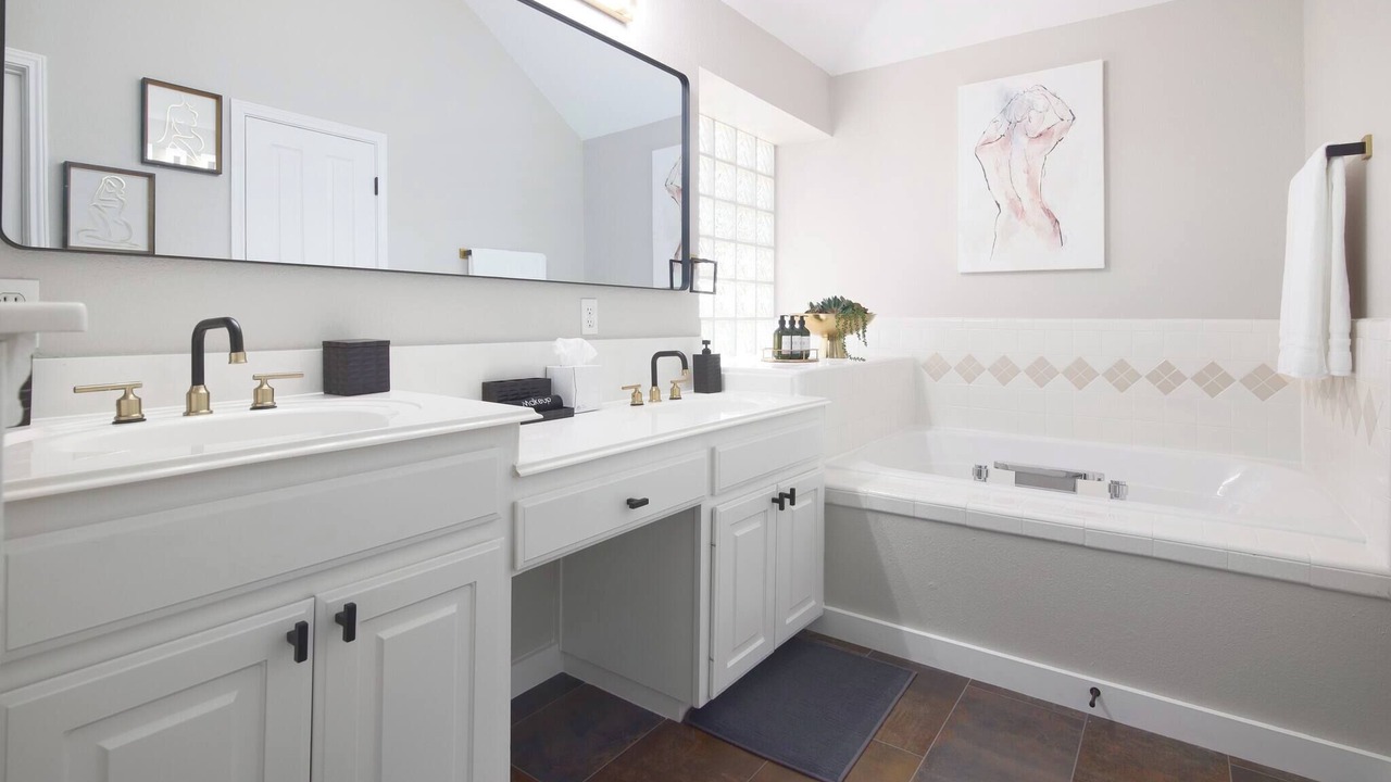 Photo of Bathroom in North Buttercup Creek