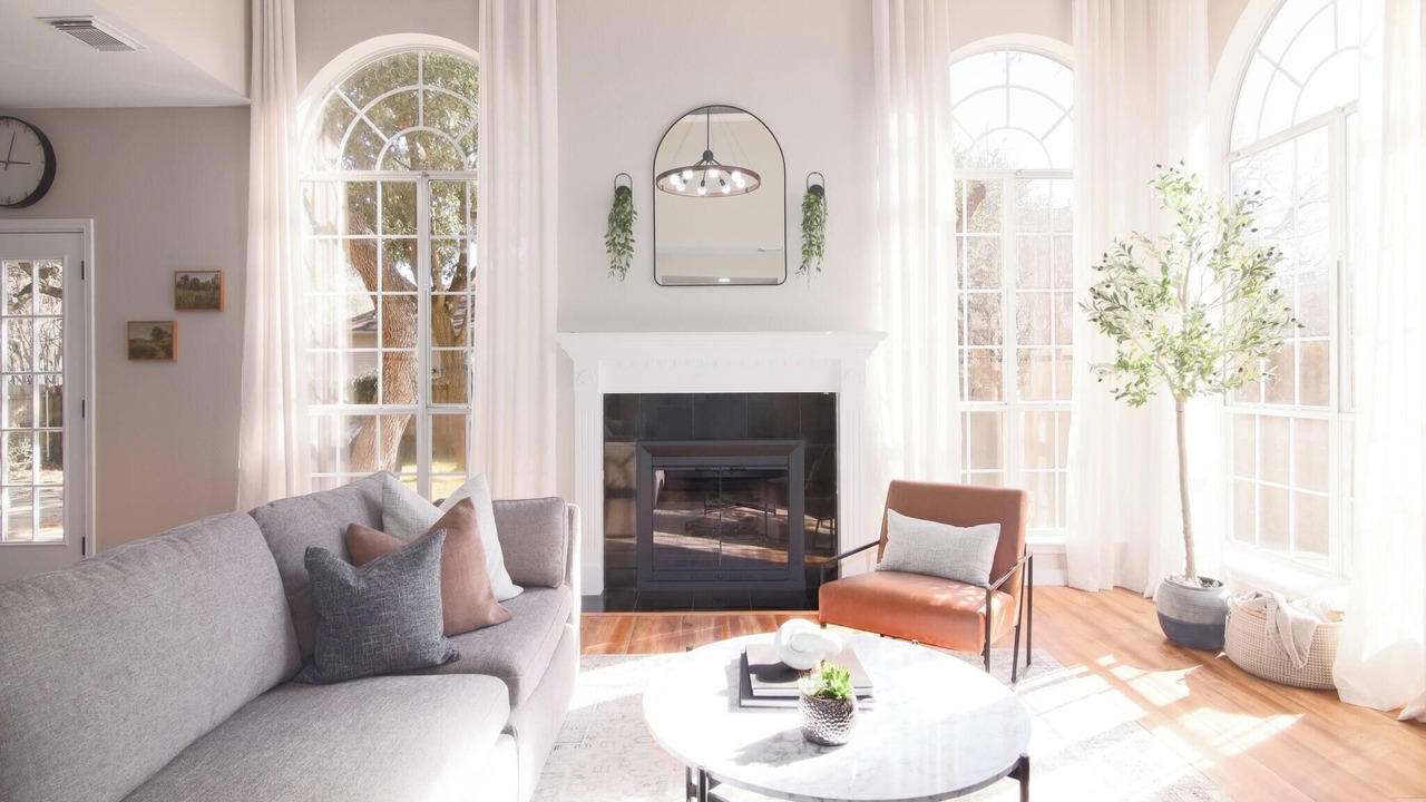 Photo of Livingroom in North Buttercup Creek