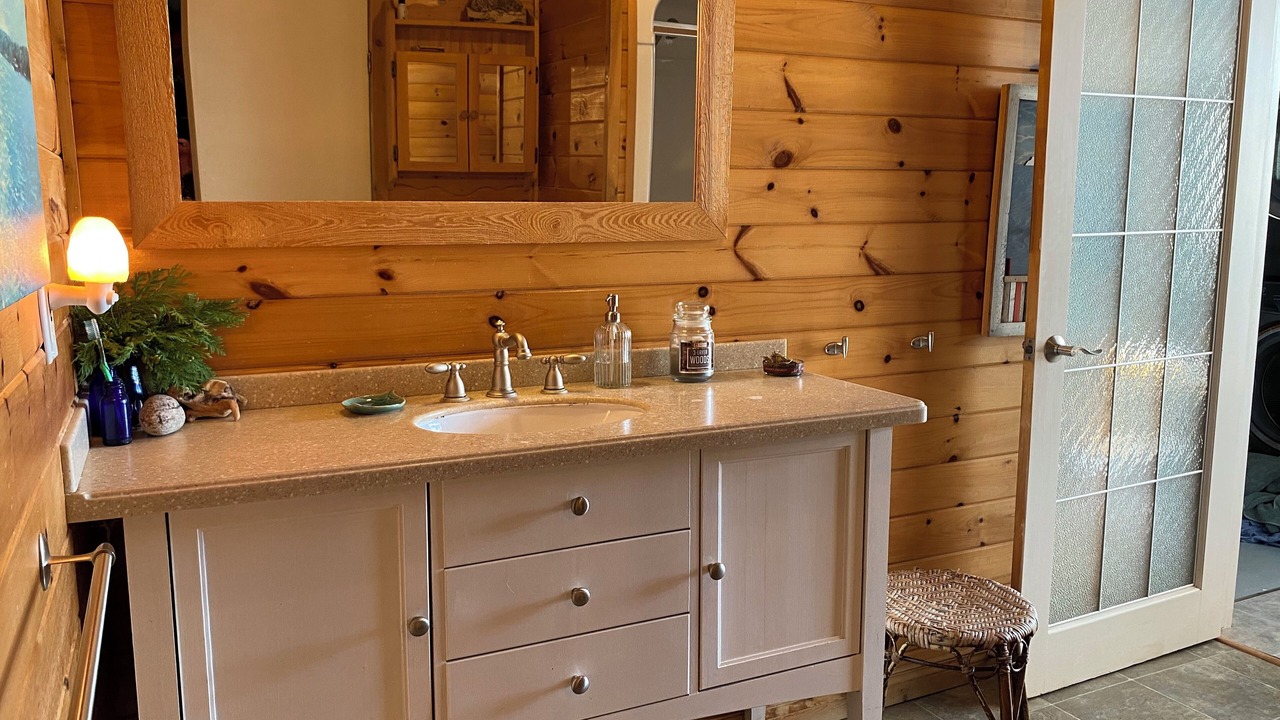 Photo of Bathroom in Tobermory