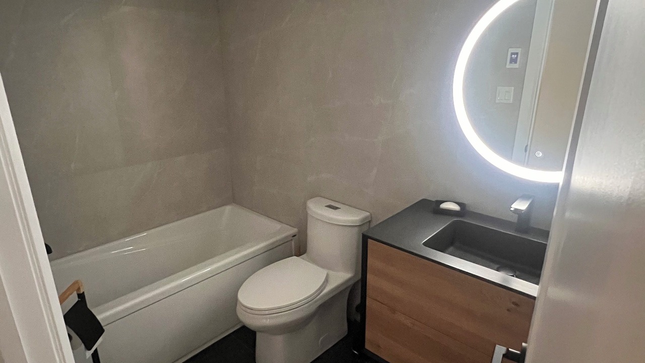Photo of Bathroom in Laval
