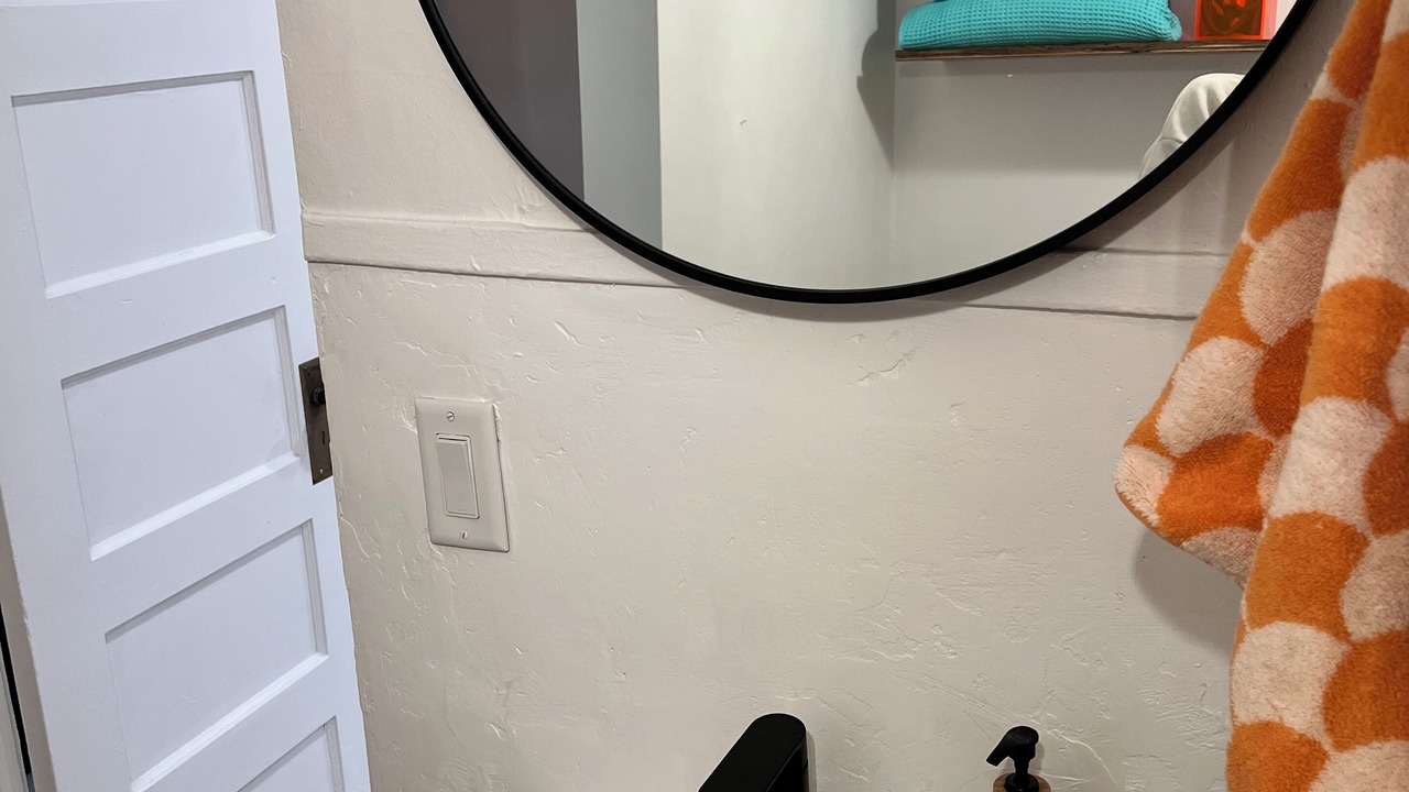 Photo of Bathroom in Depot Bench