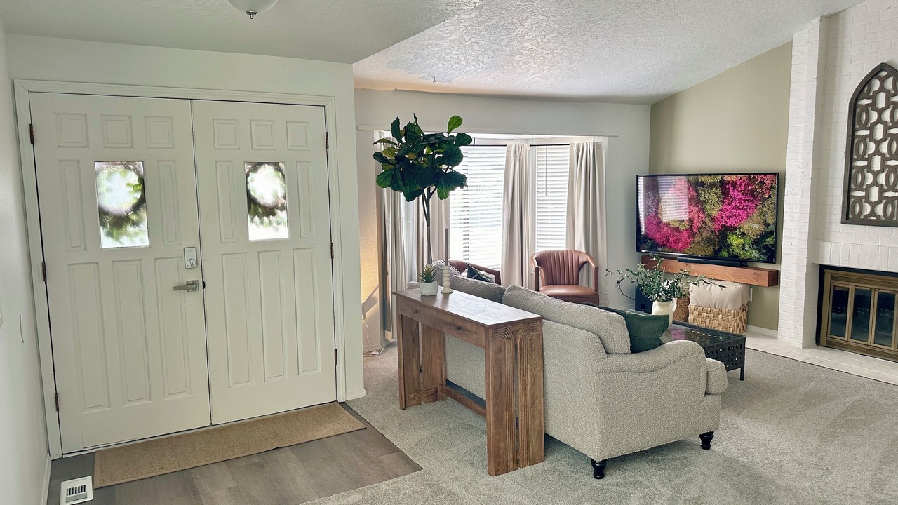 Photo of Livingroom in Bull Mountain