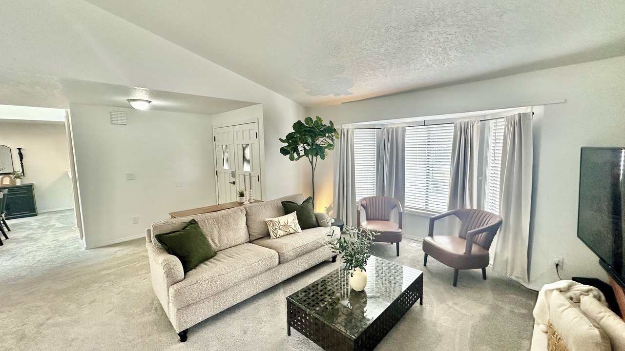 Photo of Livingroom in Bull Mountain