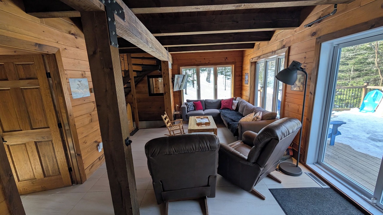 Photo of Livingroom in Montcalm