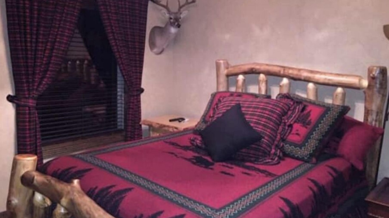 Photo of Bedroom in Stilwell