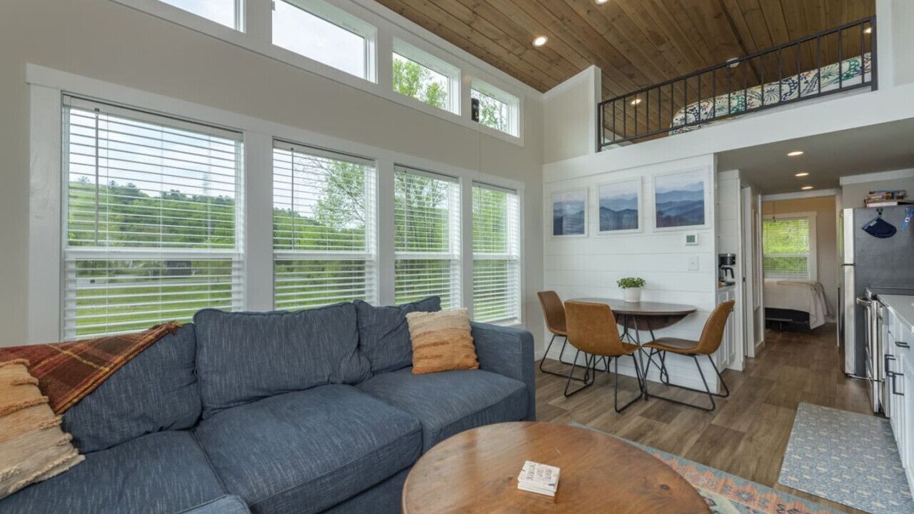 Photo of Livingroom in Mills River