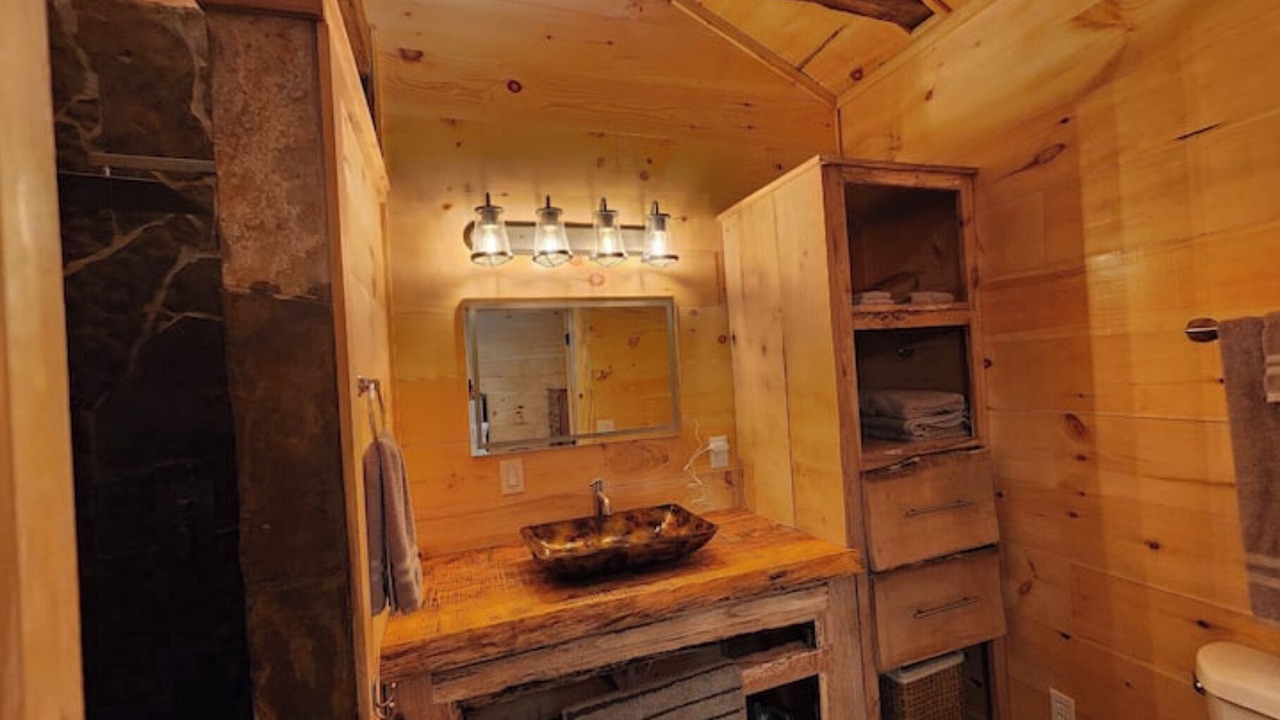 Photo of Bathroom in Amity