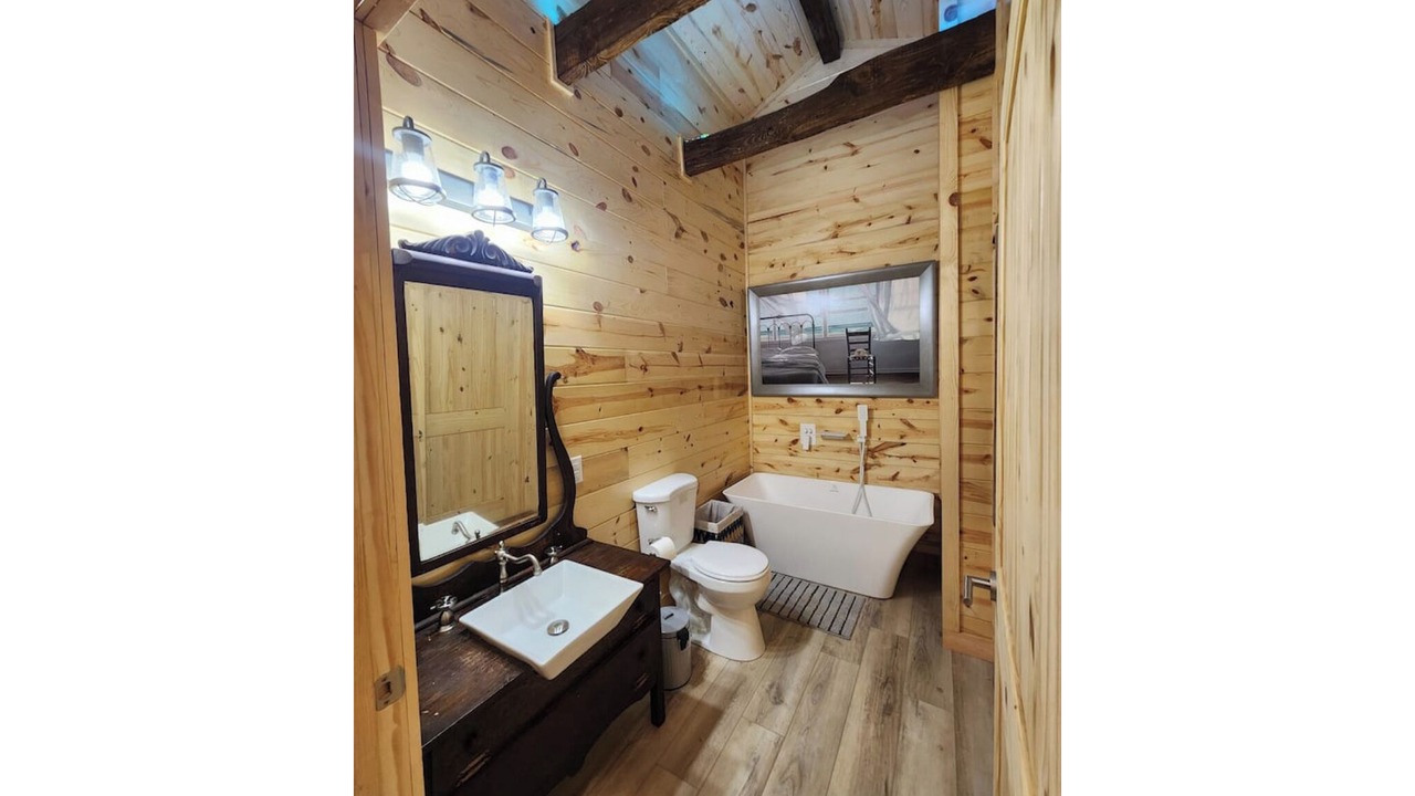 Photo of Bathroom in Amity
