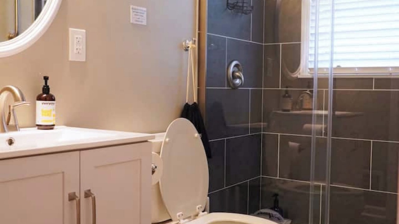 Photo of Bathroom in Martinsville