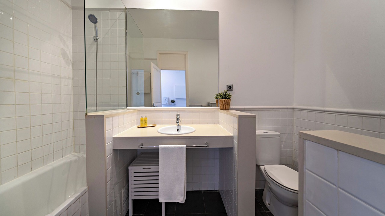 Photo of Bathroom in L'Antiga Esquerra de l'Eixample