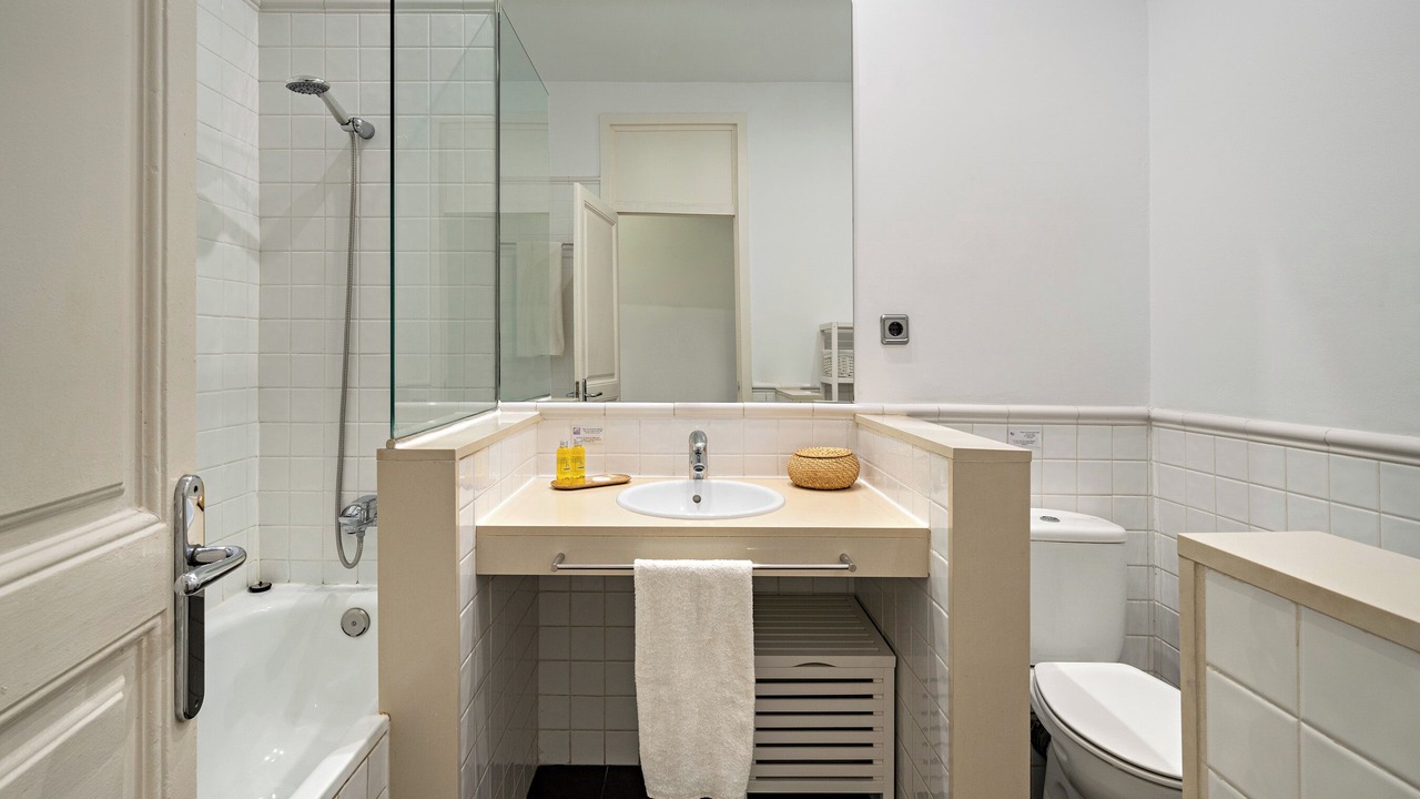 Photo of Bathroom in L'Antiga Esquerra de l'Eixample
