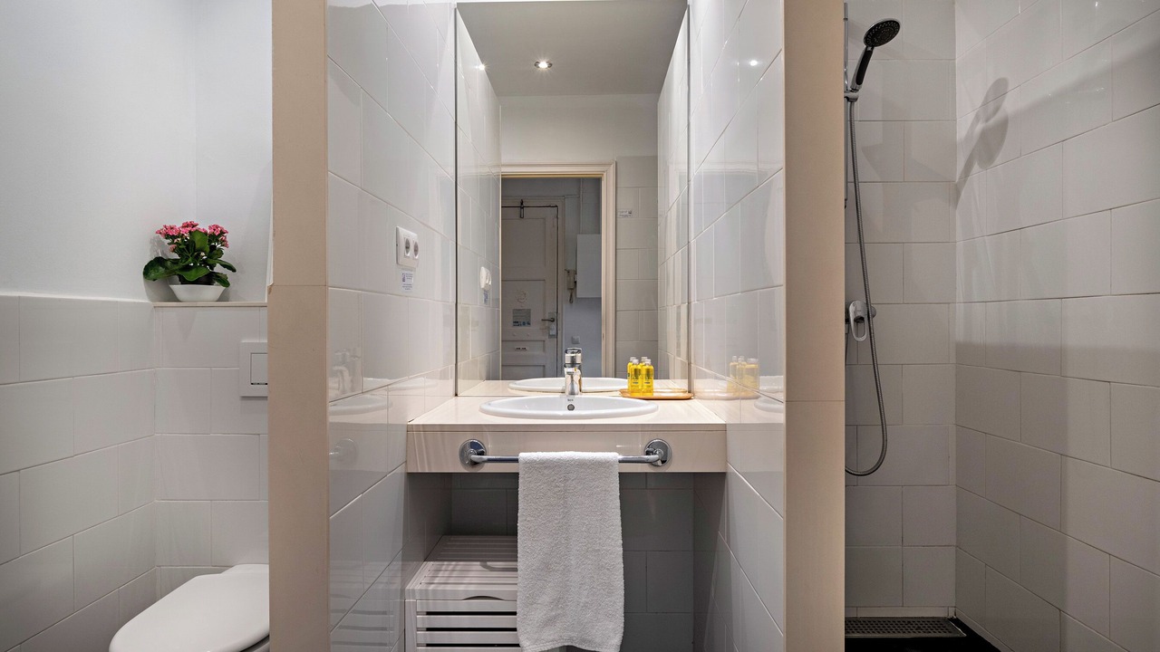Photo of Bathroom in L'Antiga Esquerra de l'Eixample