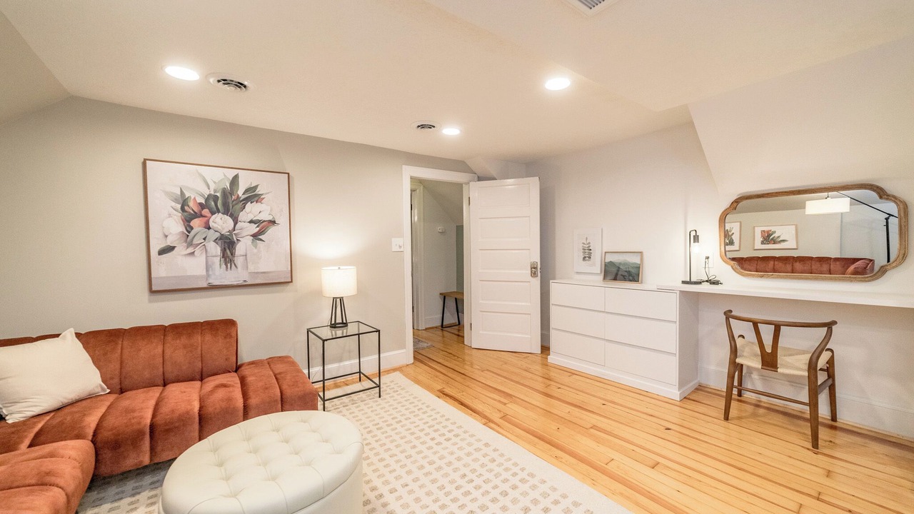 Photo of Livingroom in Altavista