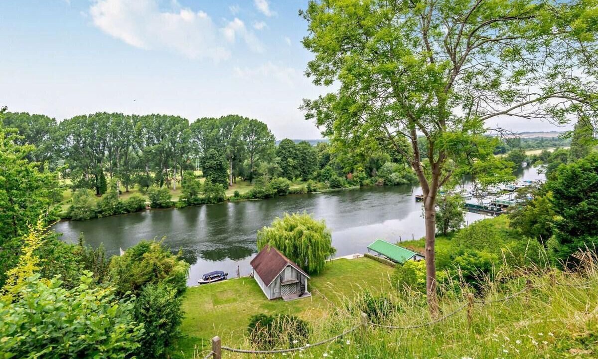 Photo of Others in Cookham Dean