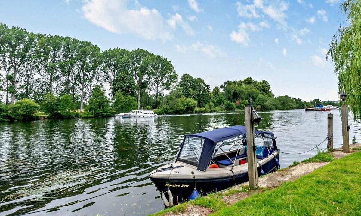 Photo of Others in Cookham Dean