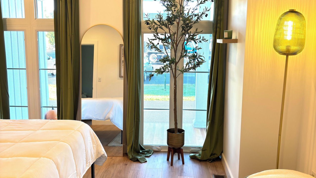 Photo of Bedroom in Town of Kirkland