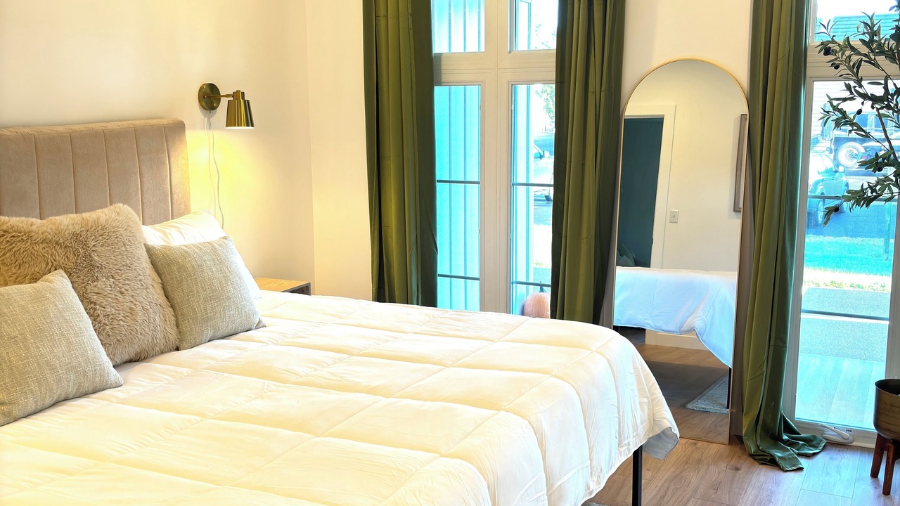 Photo of Bedroom in Town of Kirkland