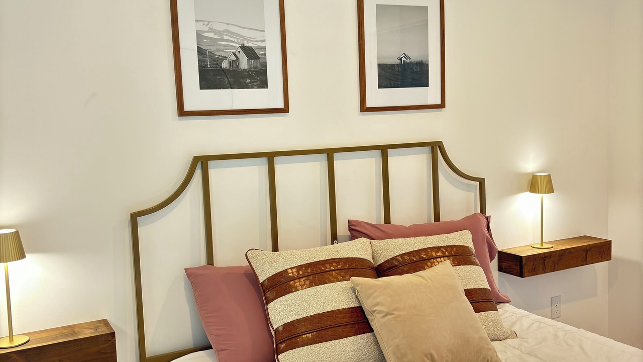 Photo of Bedroom in Town of Kirkland