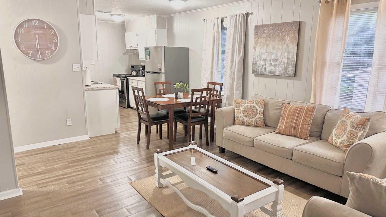 Photo of Livingroom in Starkville