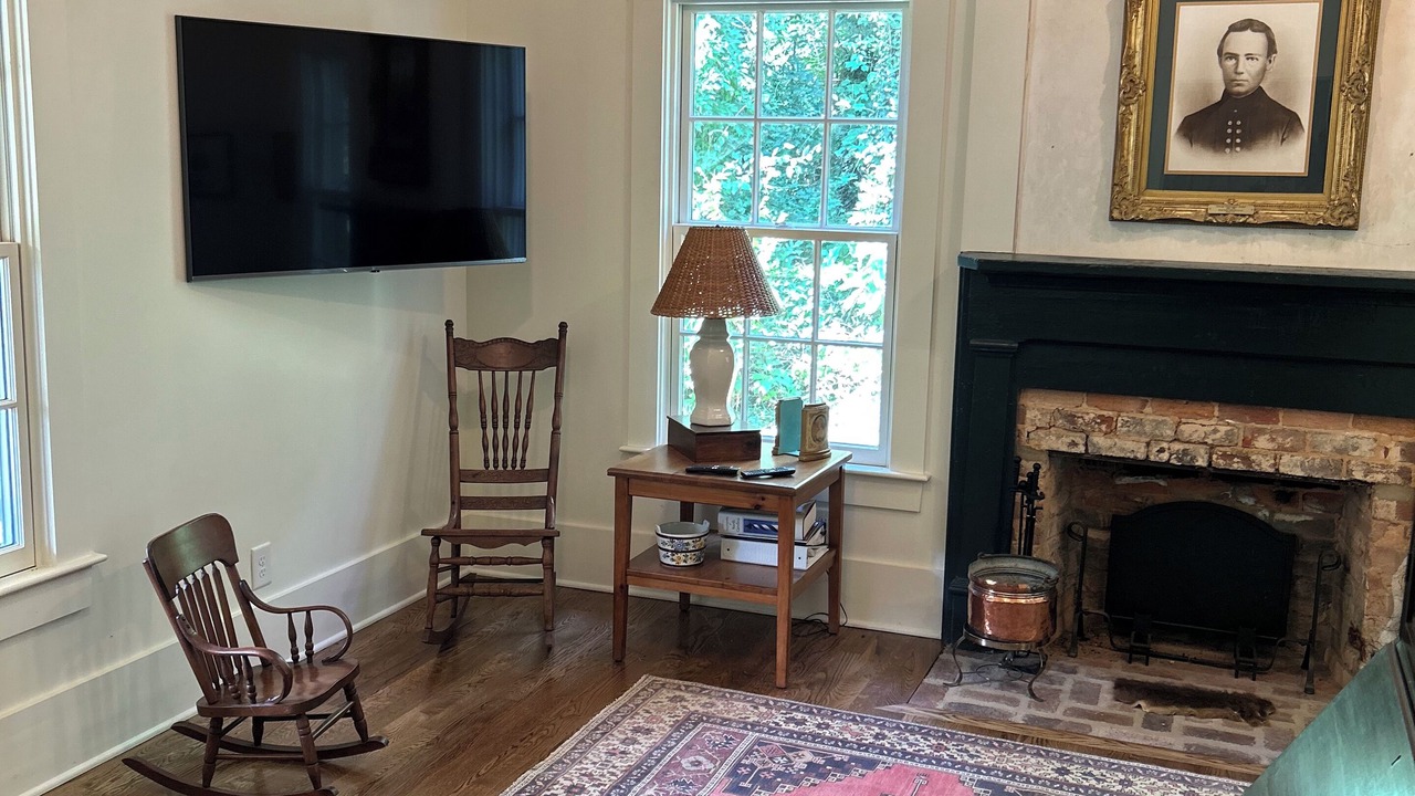 Photo of Livingroom in Lexington
